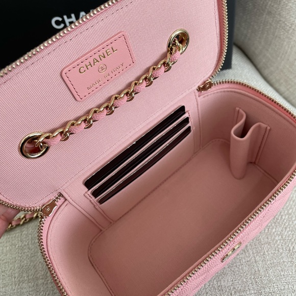 22C Sakura Pink Caviar Vanity - Picture 10 of 14